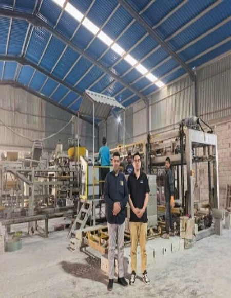 A máquina de fabricação de tijolos Yixin HD15-15 ajuda um cliente líbio a escrever um novo capítulo de desenvolvimento.